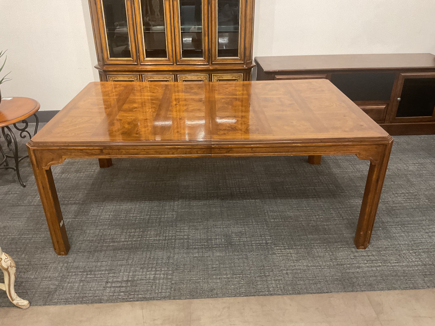 Royalty Dining Set