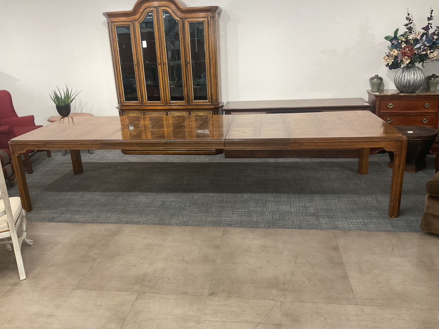 Royalty Dining Set