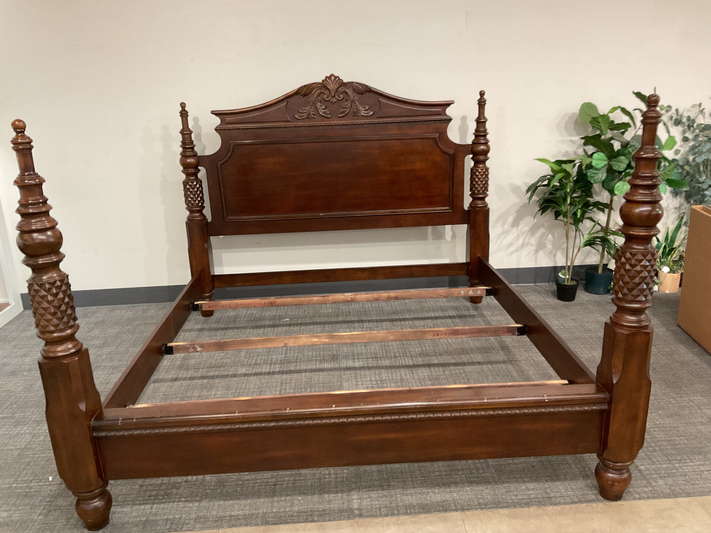 Traditional King Carved Wood 4 Poster Bed (B008)