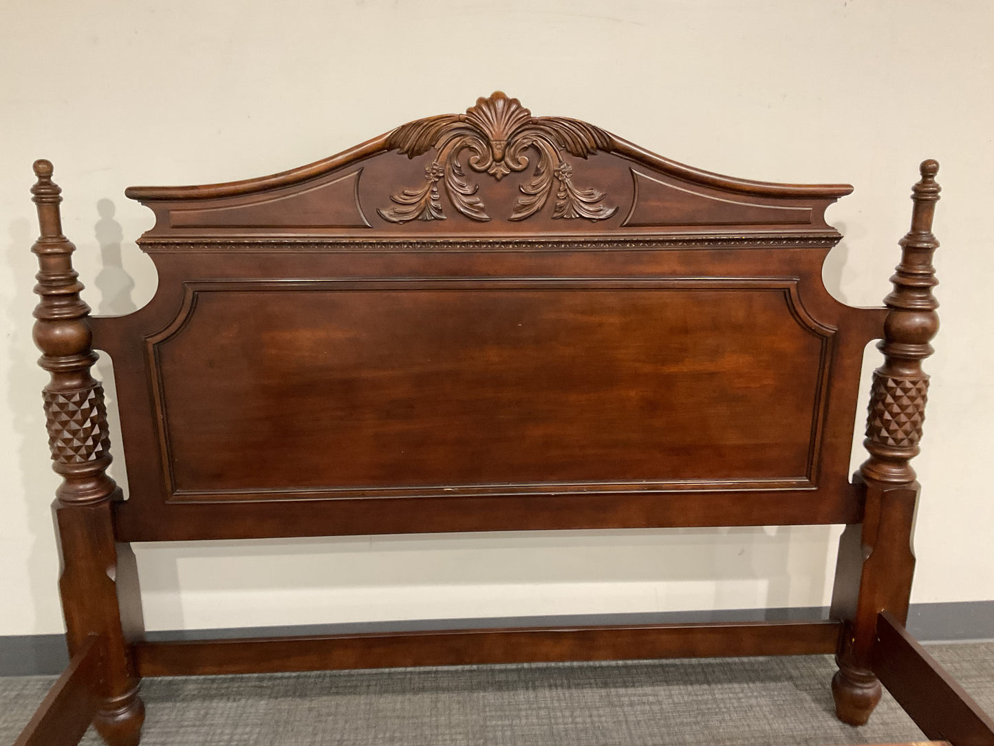 Traditional King Carved Wood 4 Poster Bed (B008)