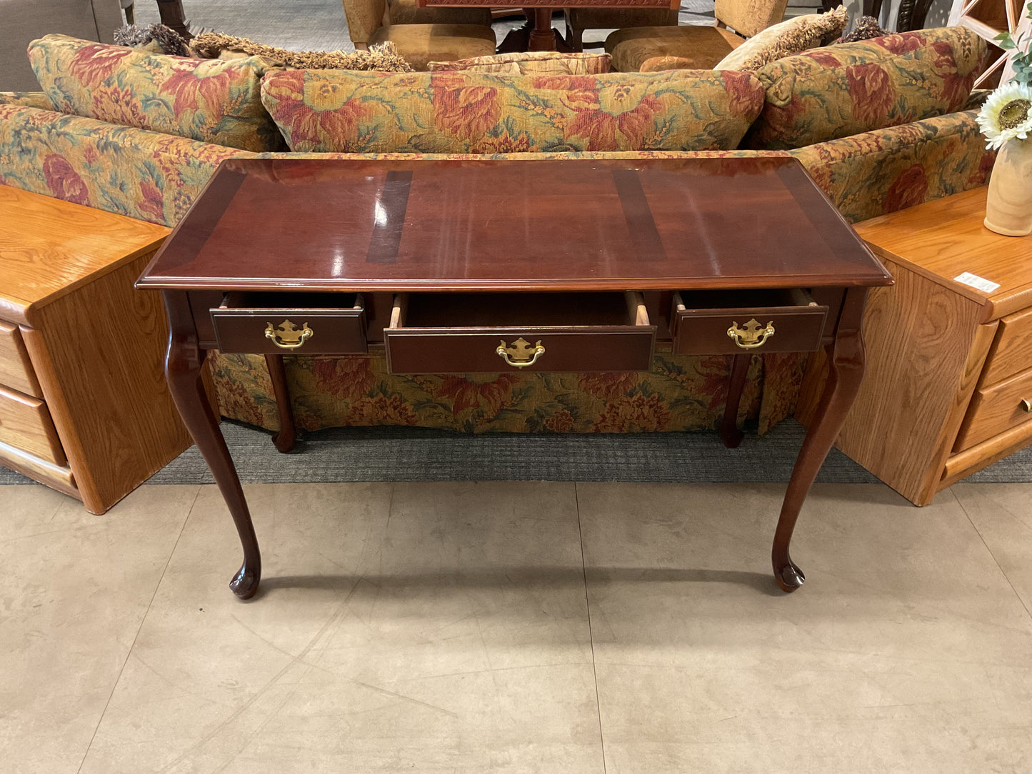 Curved Leg Desk