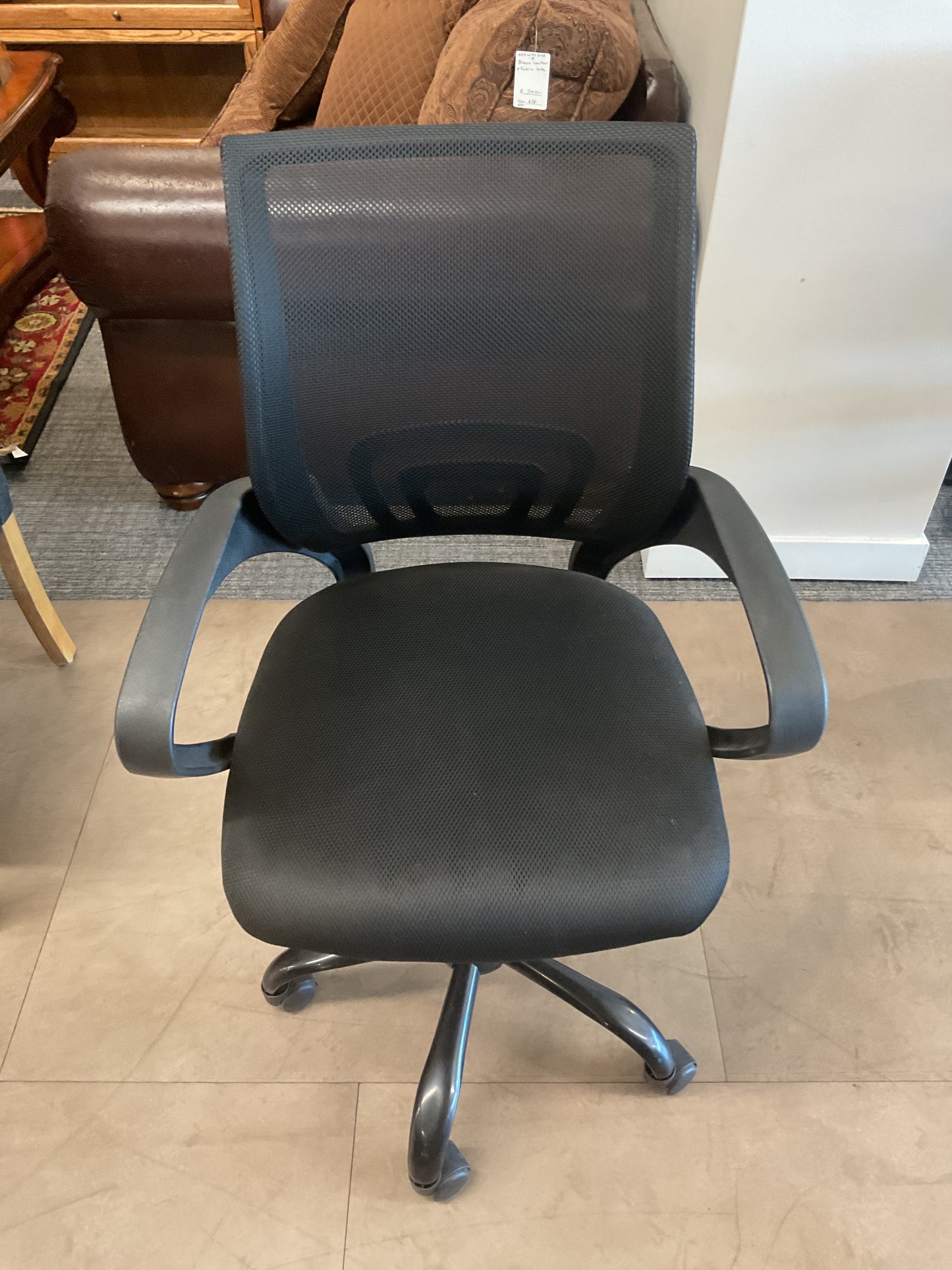 Black Mesh Swivel Office Chair