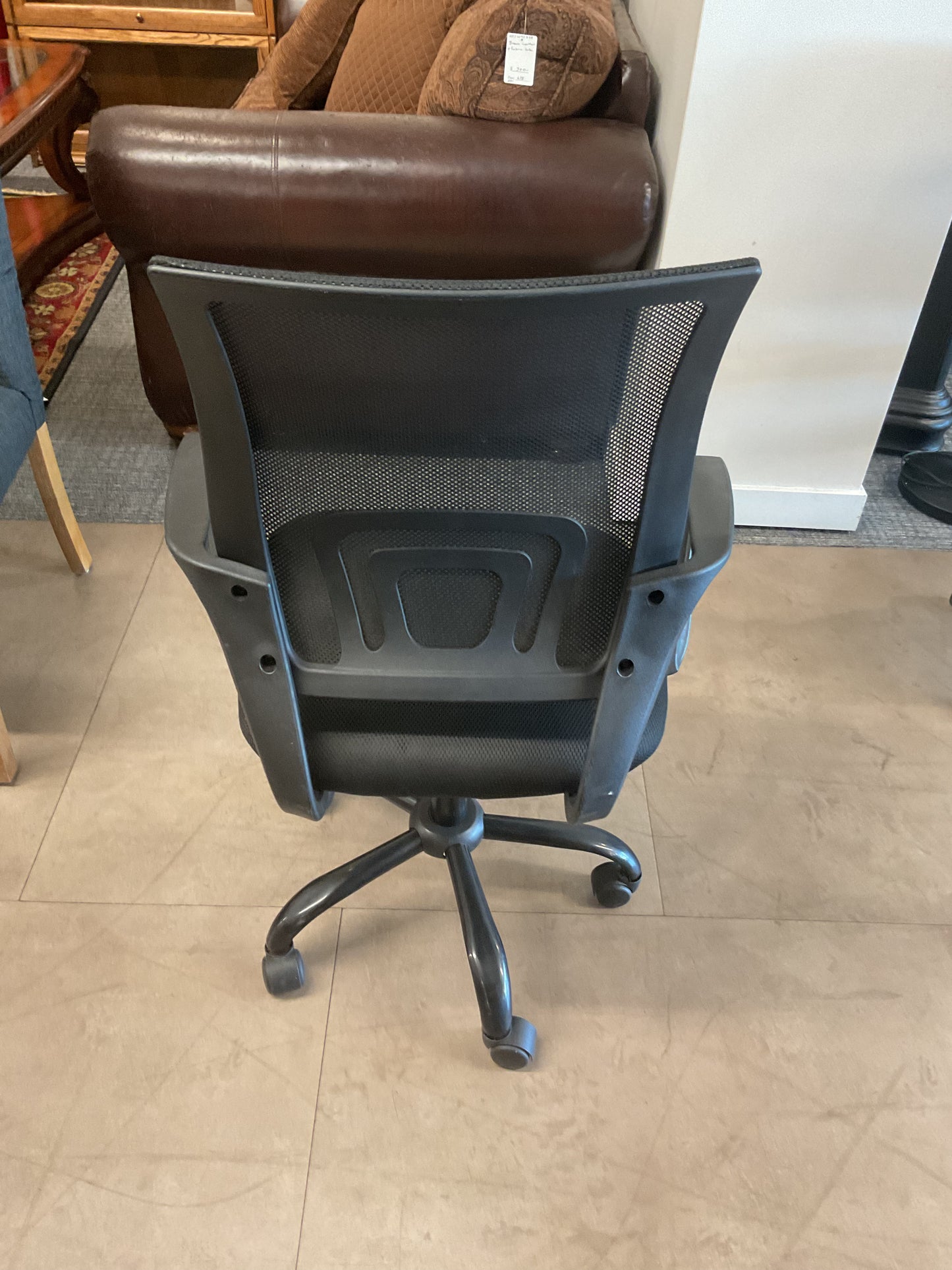 Black Mesh Swivel Office Chair
