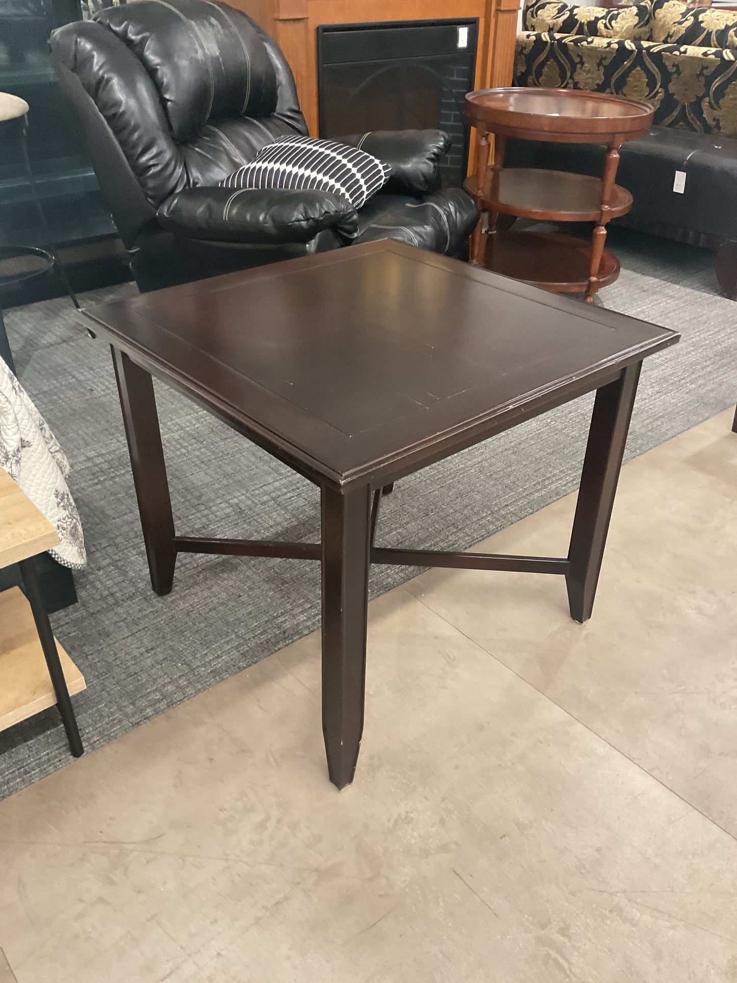Small Square Table *Wh*