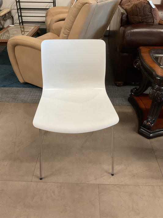 Blanco Side Chair
