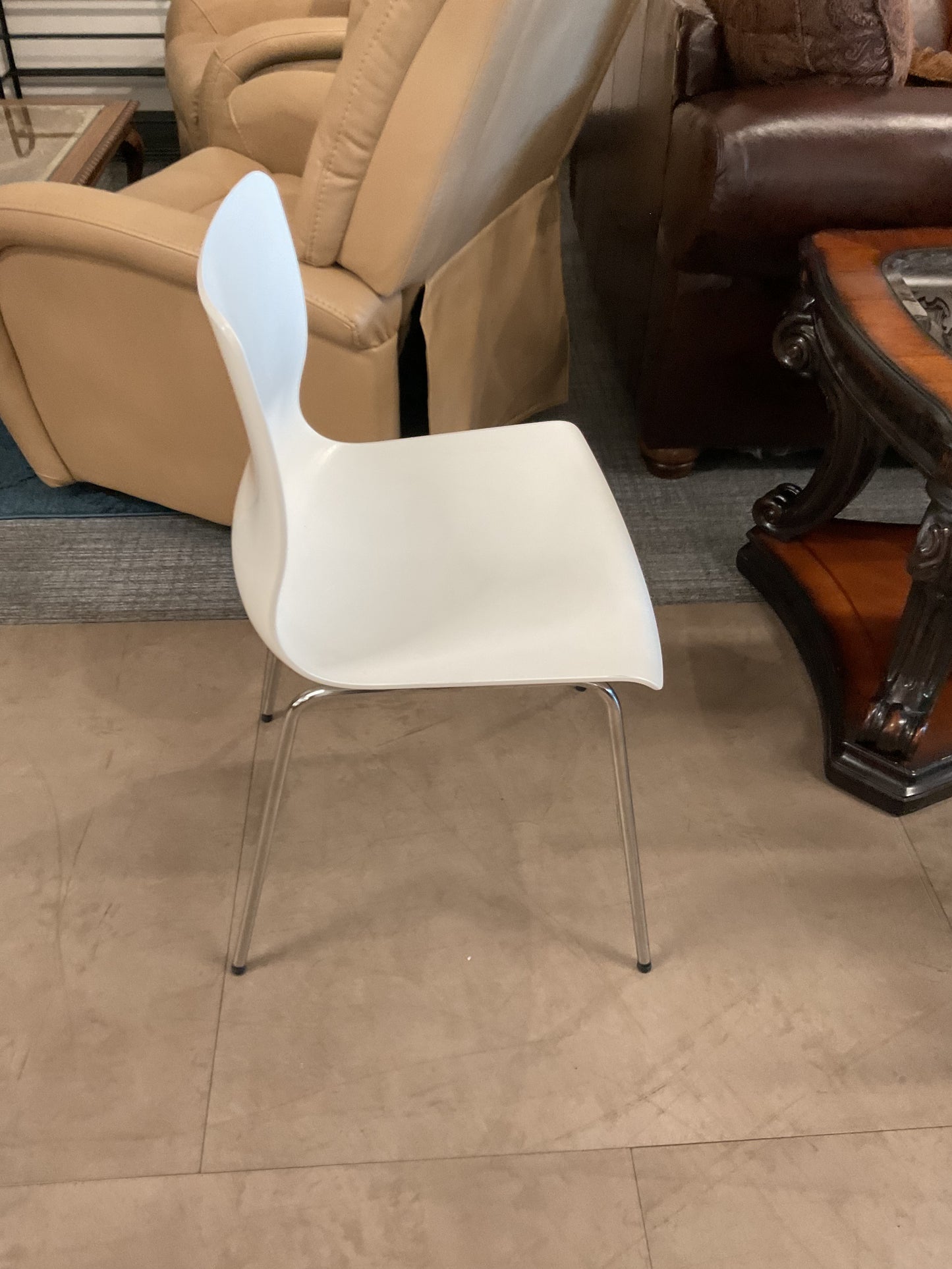 Blanco Side Chair