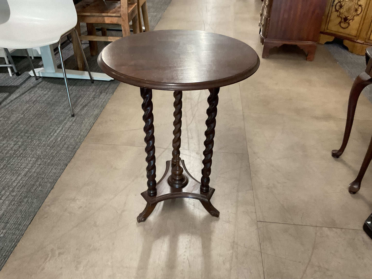 Singular Plant Stand