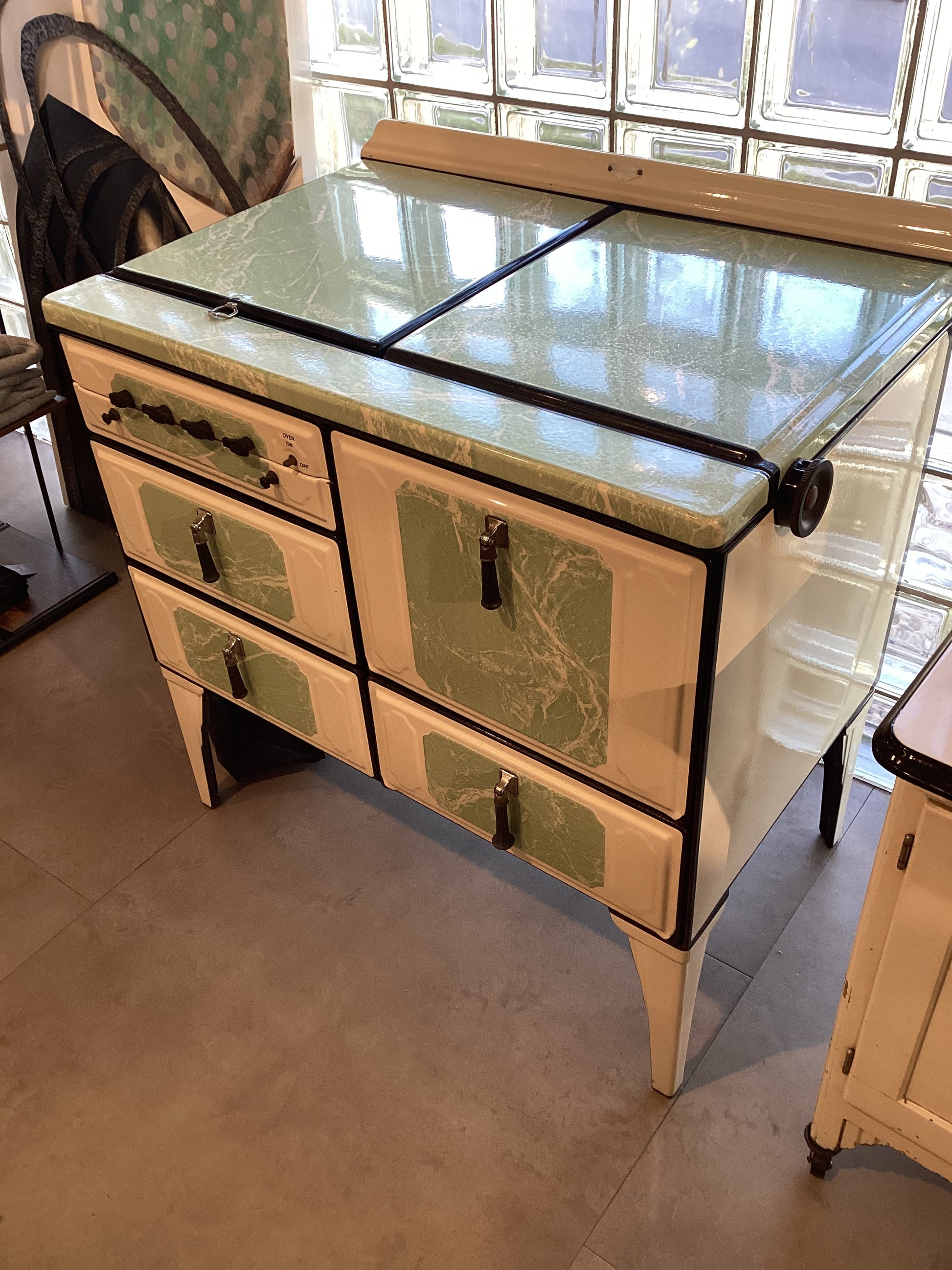 Vintage Detroit Star Stove (WH) – TOSA Furniture Boutique Vintage Detroit Star Stove (WH) – TOSA Furniture Boutique