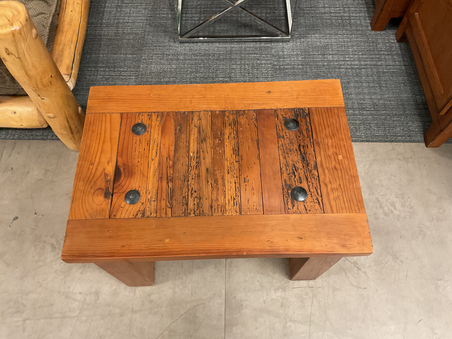 4 Dots End Table