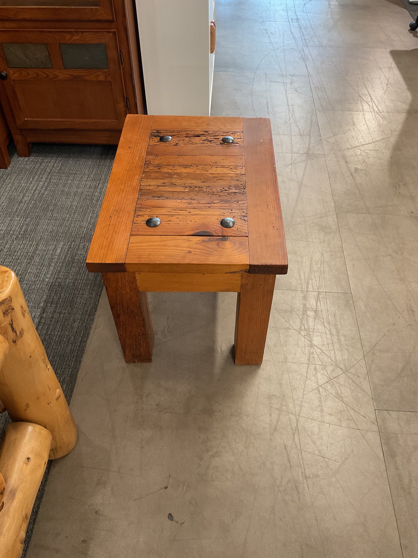 4 Dots End Table