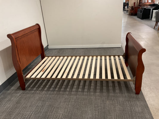Twin Wood Sleigh Bed Frame (B012)