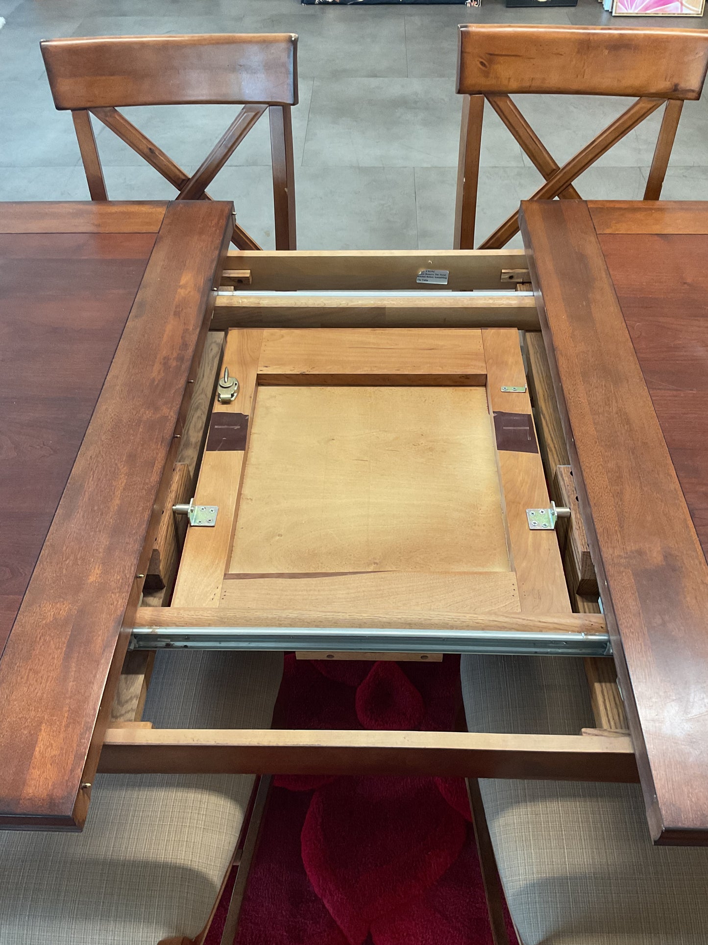 Itsa Beauty Dining Set