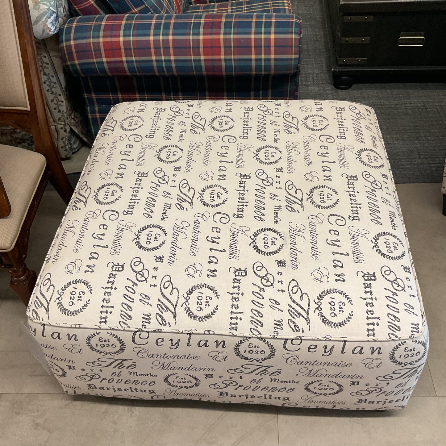 Signature Ottoman