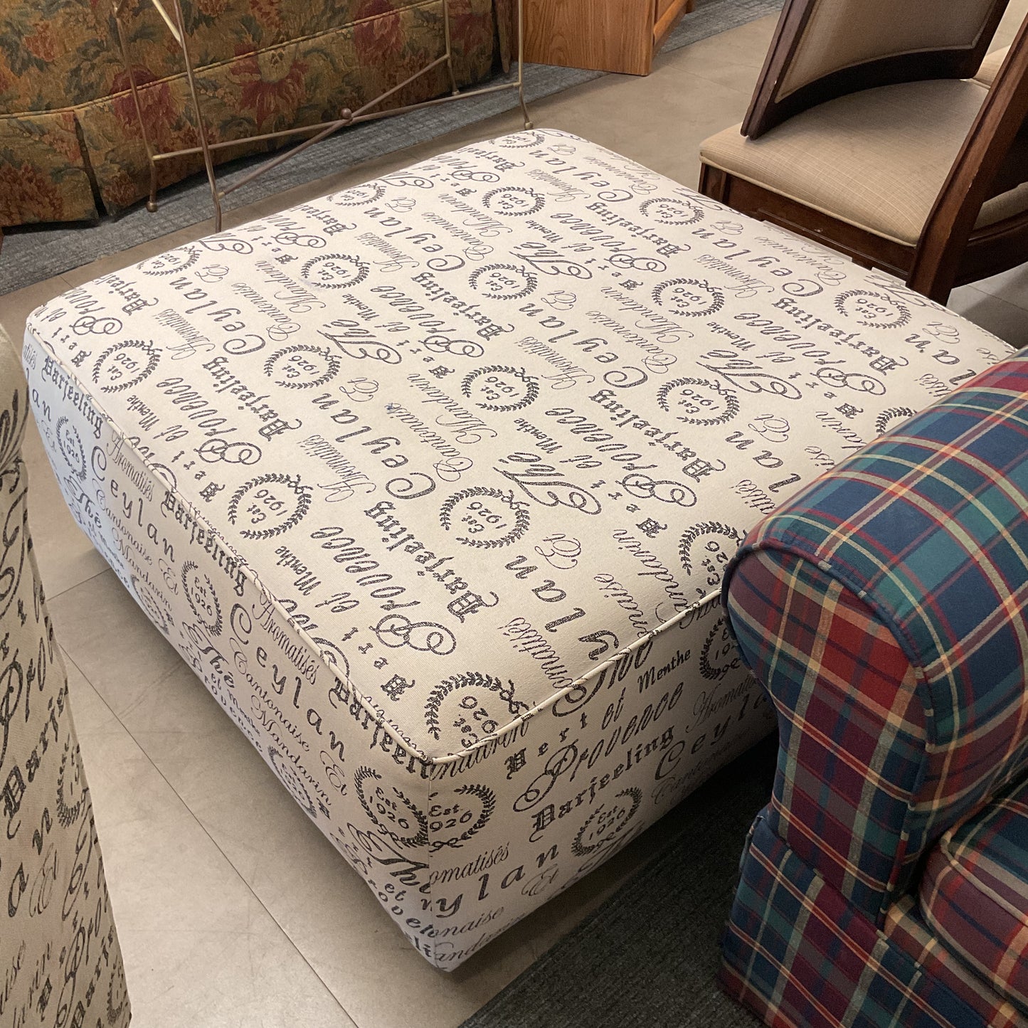 Signature Ottoman