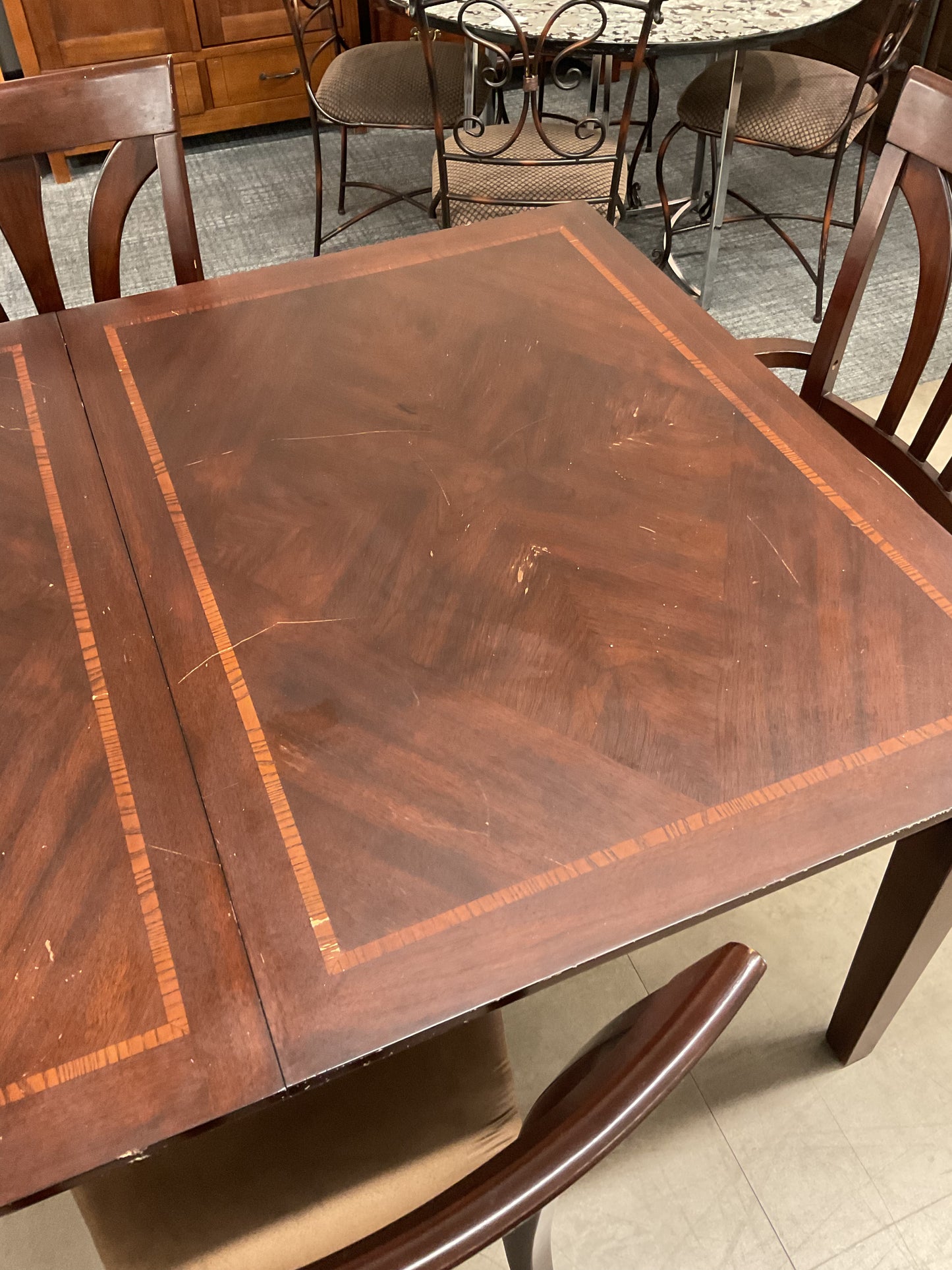 Fan Fave Dining Set