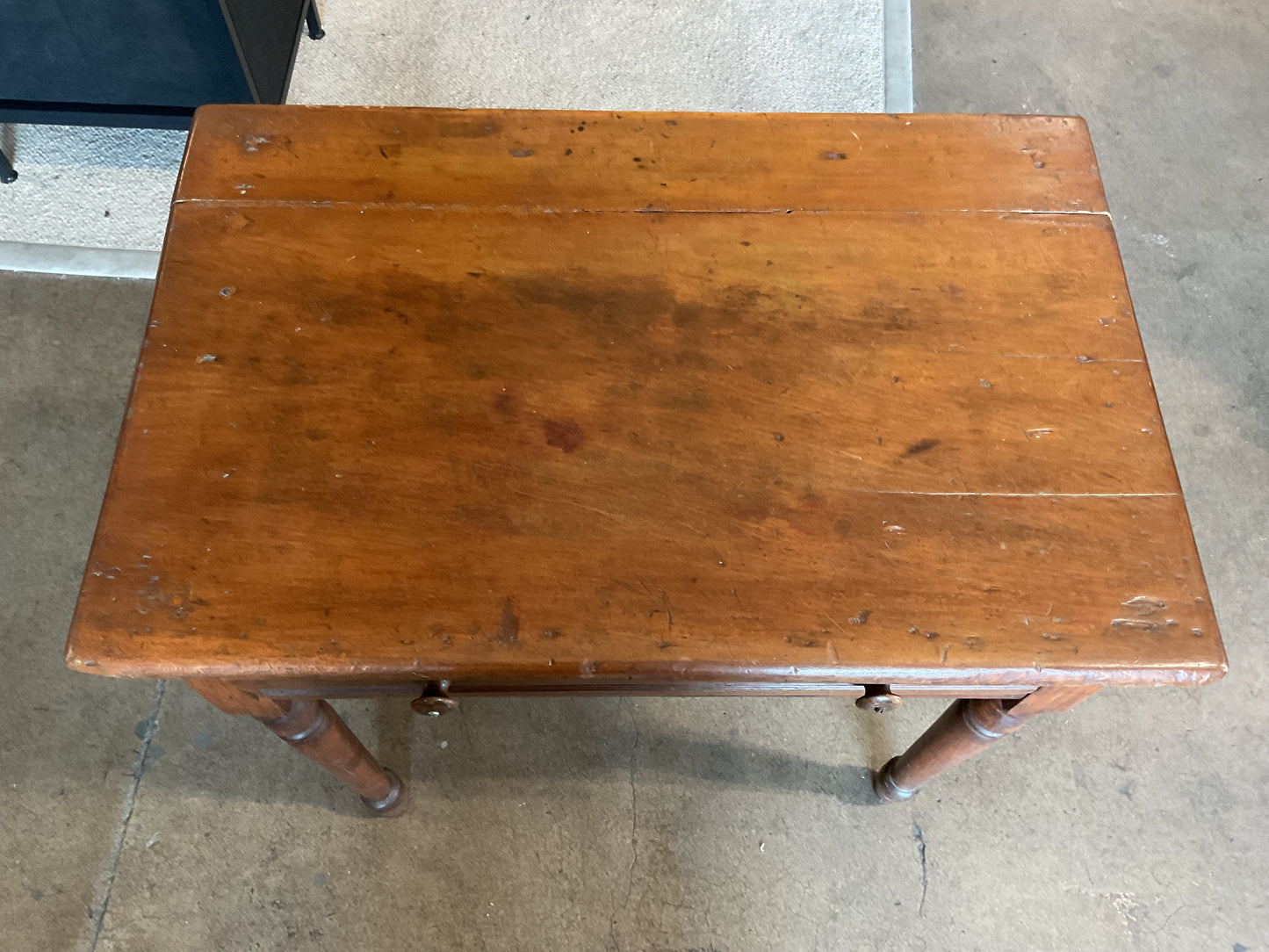 She Vintage Table *WH*