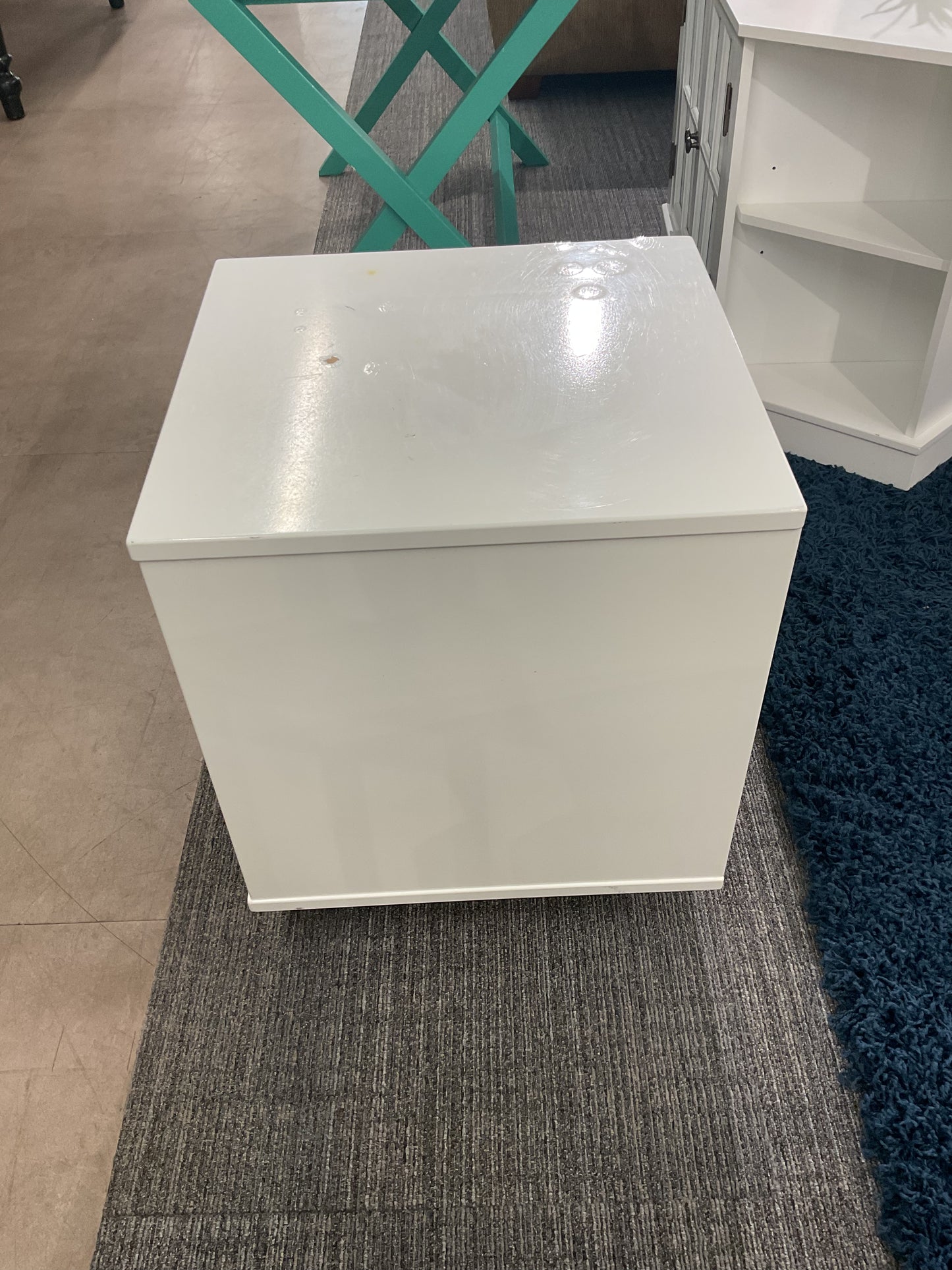 Single Nightstand