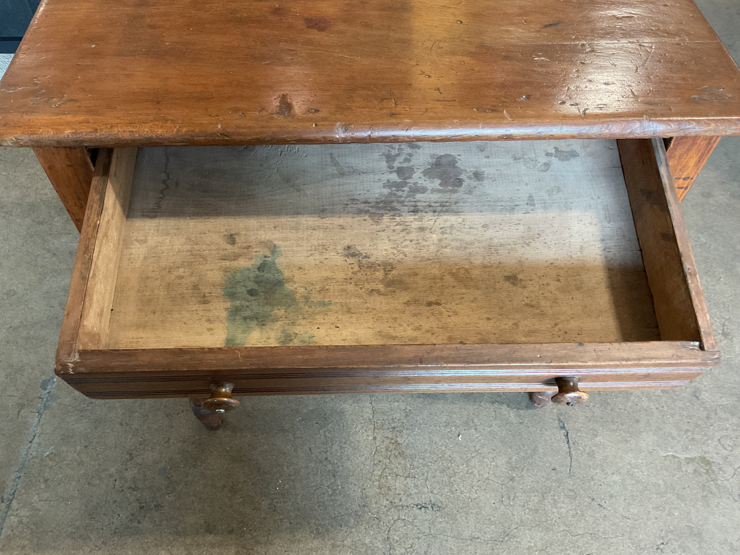 She Vintage Table *WH*