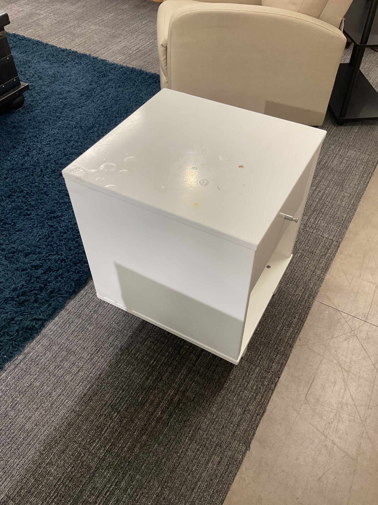 Single Nightstand