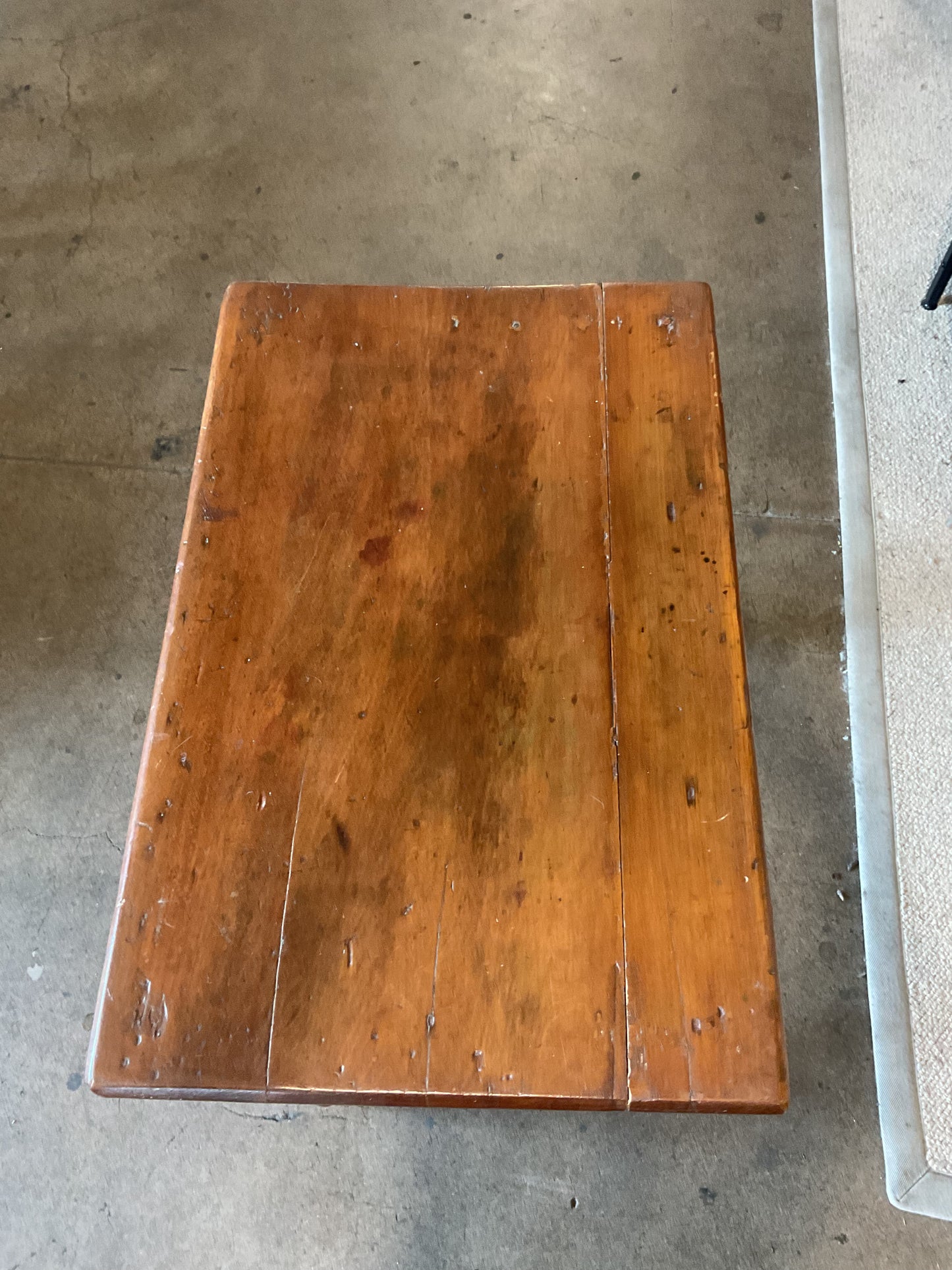 She Vintage Table *WH*