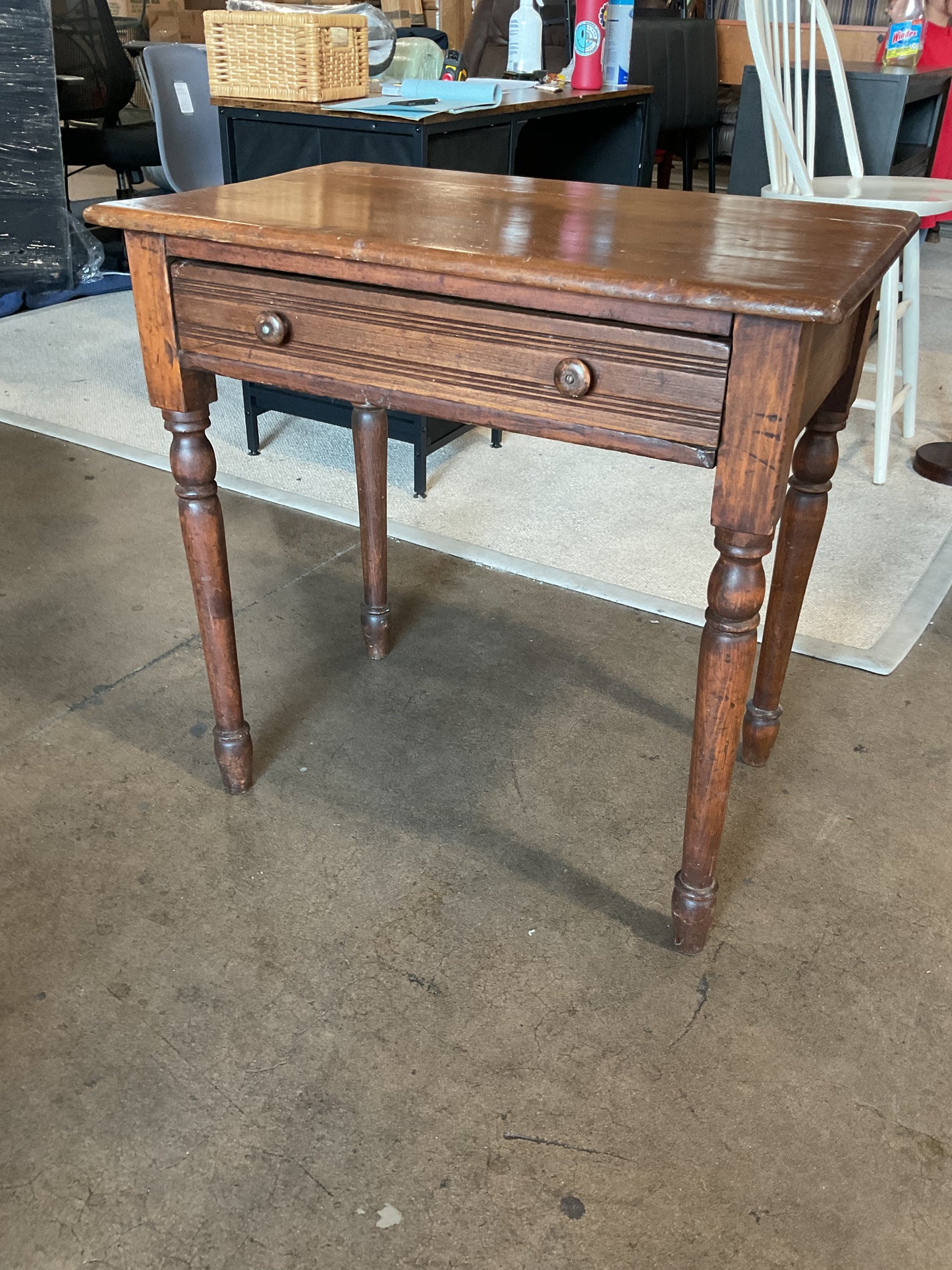 She Vintage Table *WH*