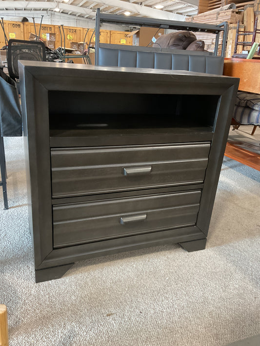 Beefy Nightstand *WH*