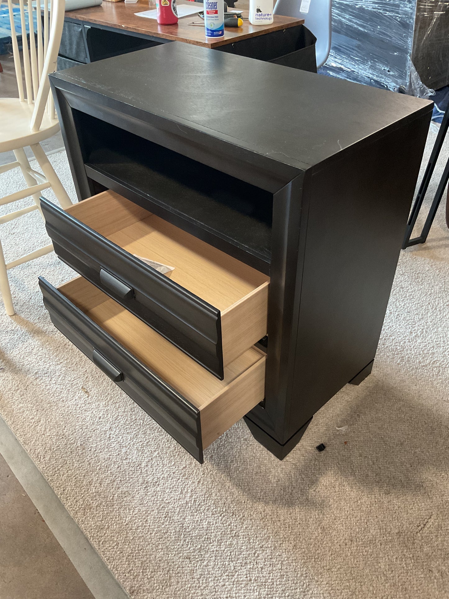 Beefy Nightstand *WH*