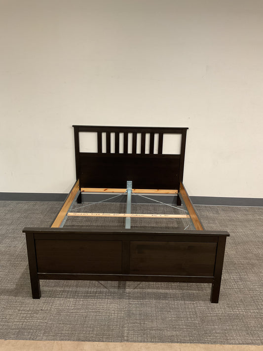 The Queen Bed (B030)