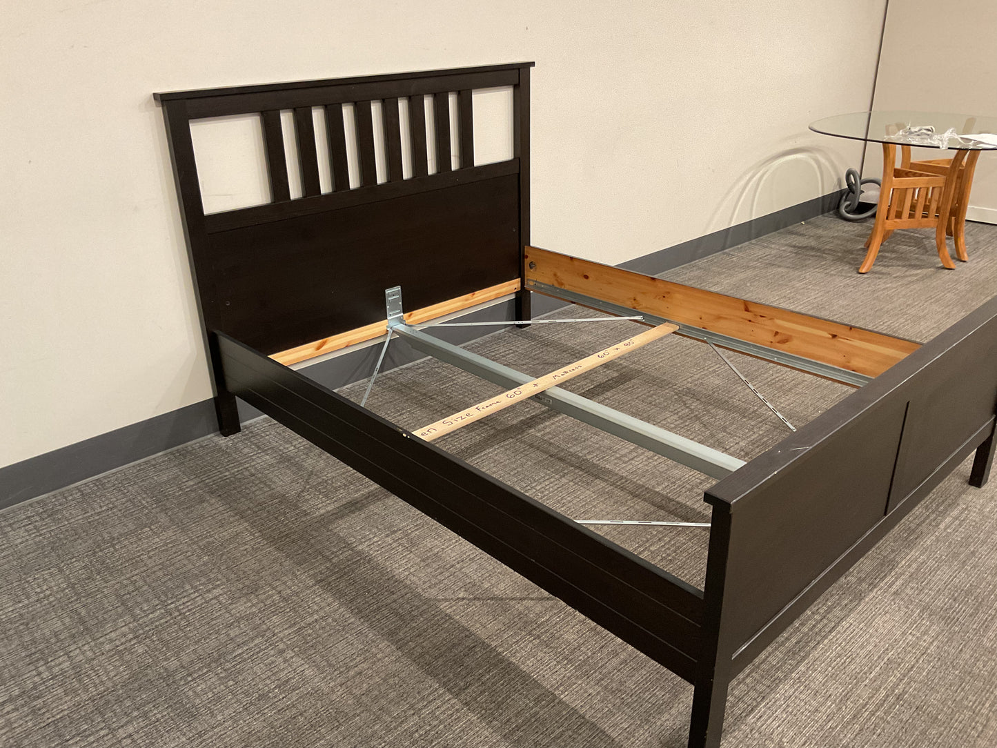 The Queen Bed (B030)