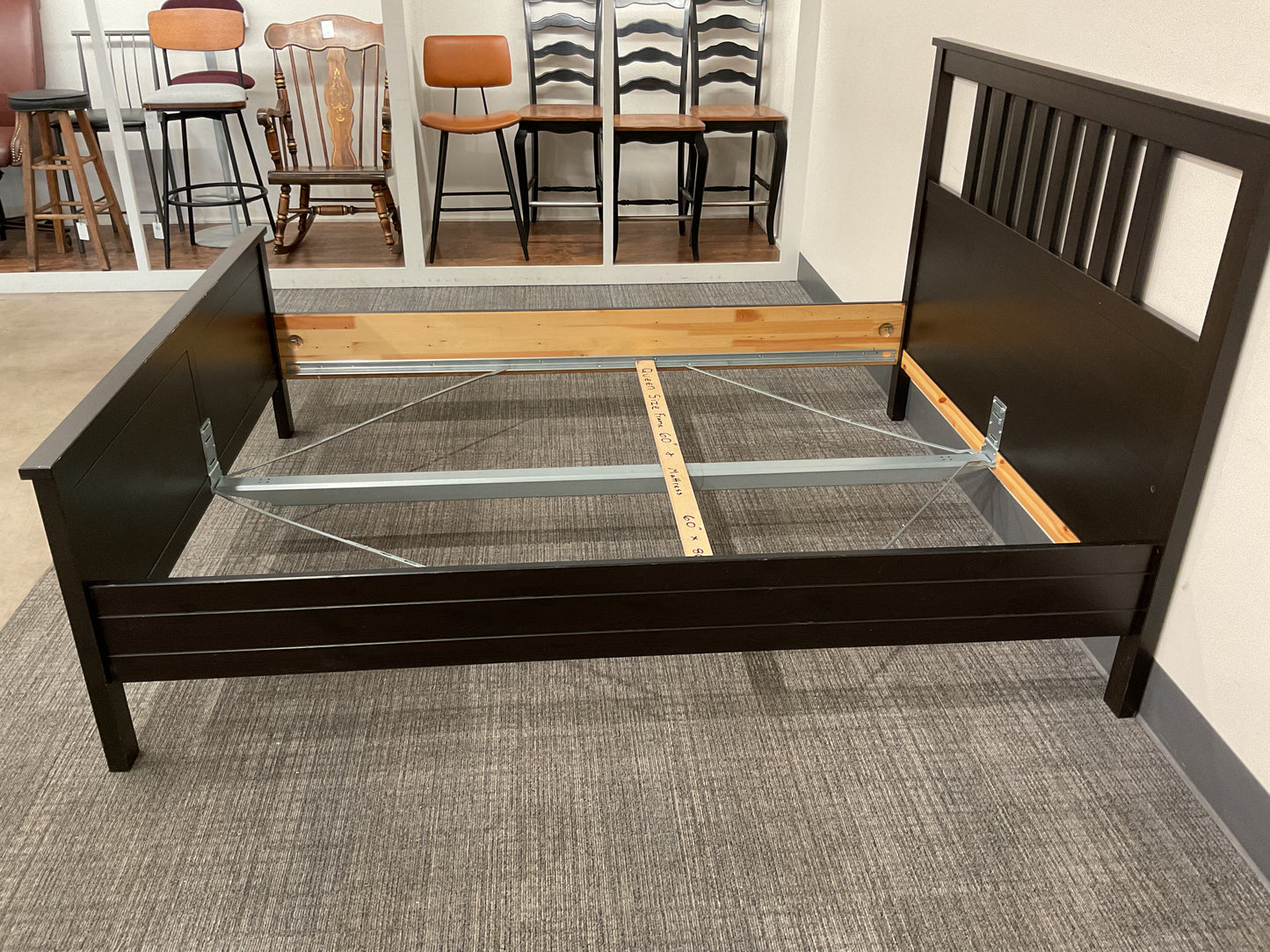 The Queen Bed (B030)