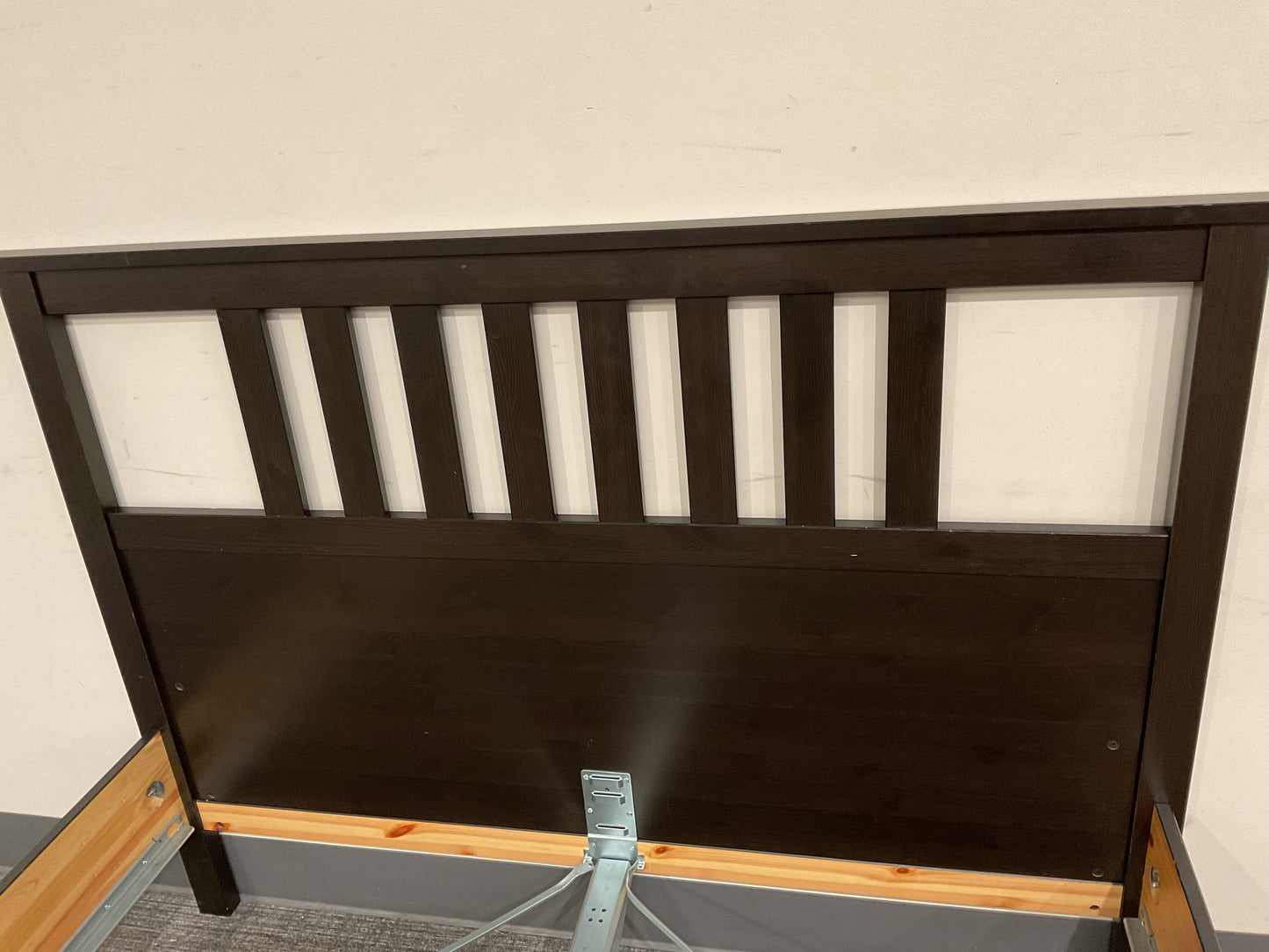 The Queen Bed (B030)