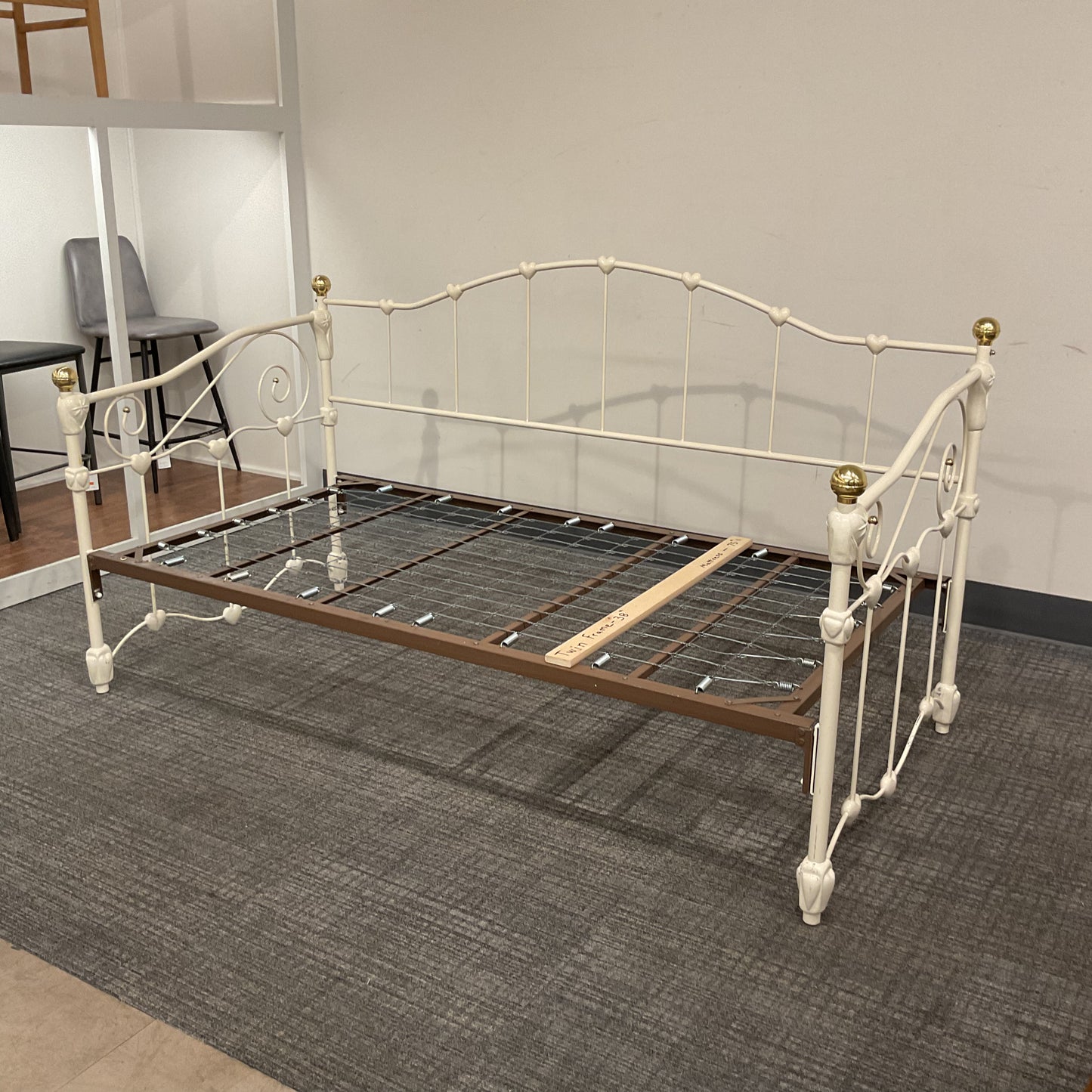 Heart Twin Bed (B006)
