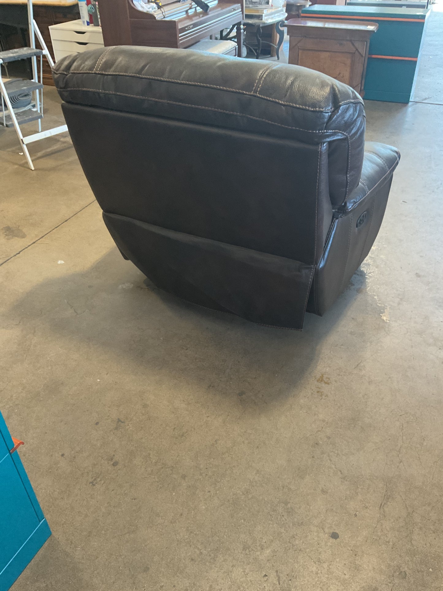 Real Comff Chair **WH**