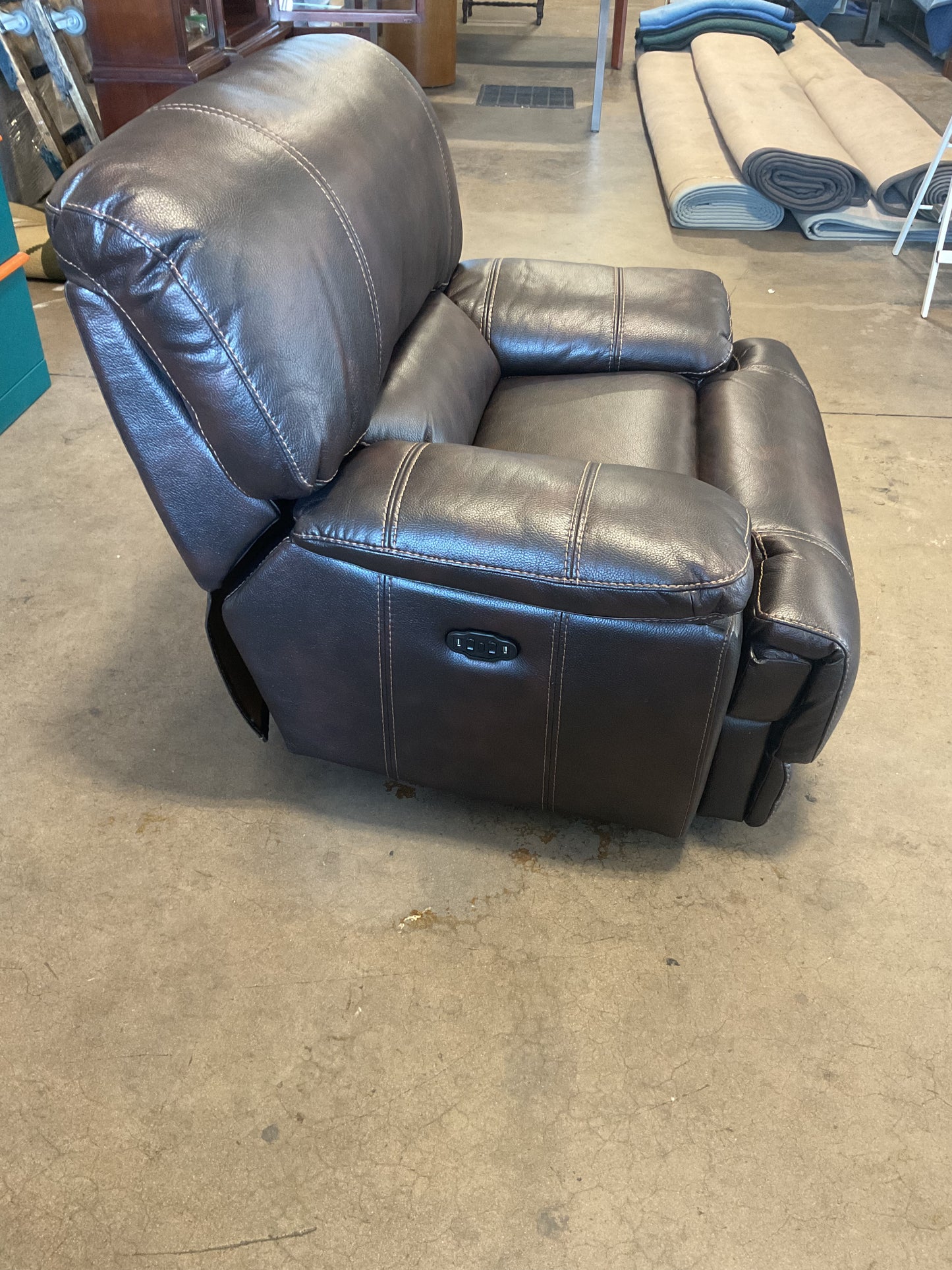 Real Comff Chair **WH**