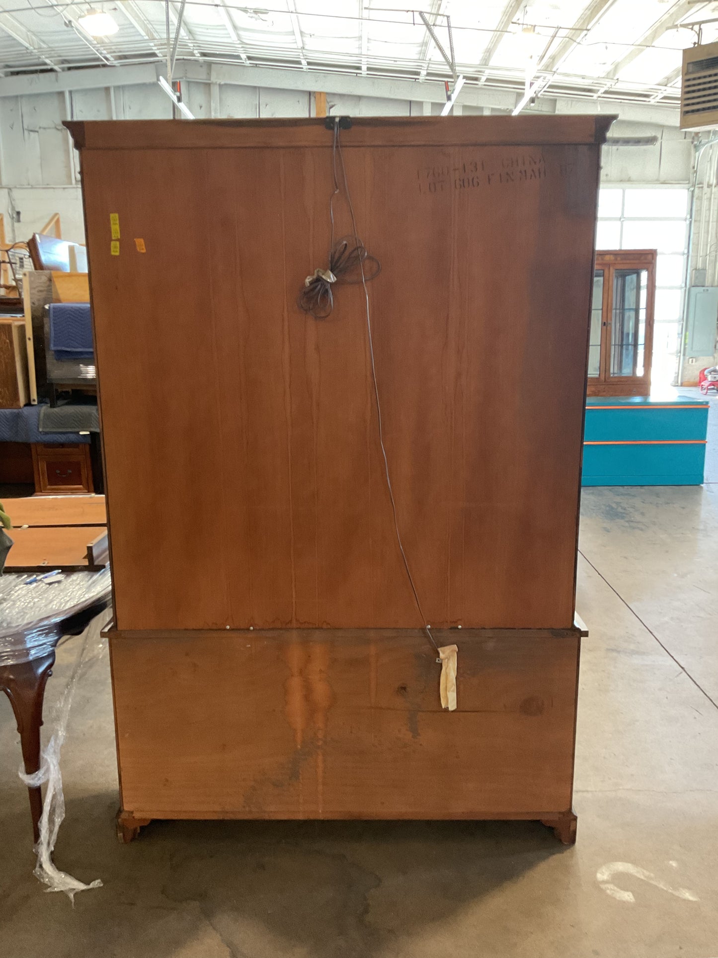 2 Man Puzzle Hutch **WH**