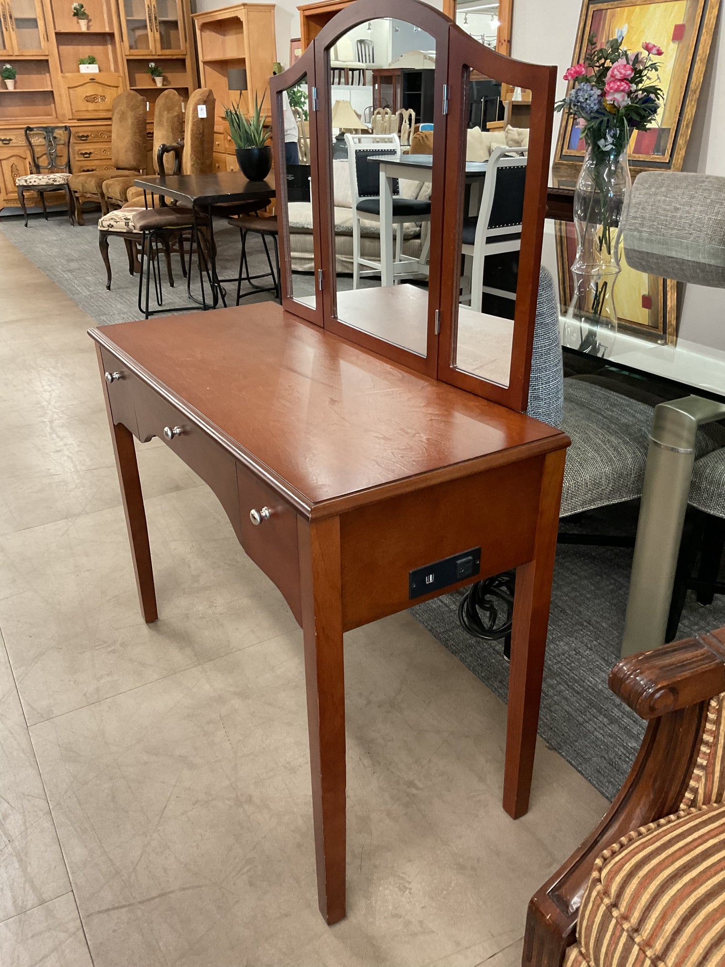 Cami Vanity