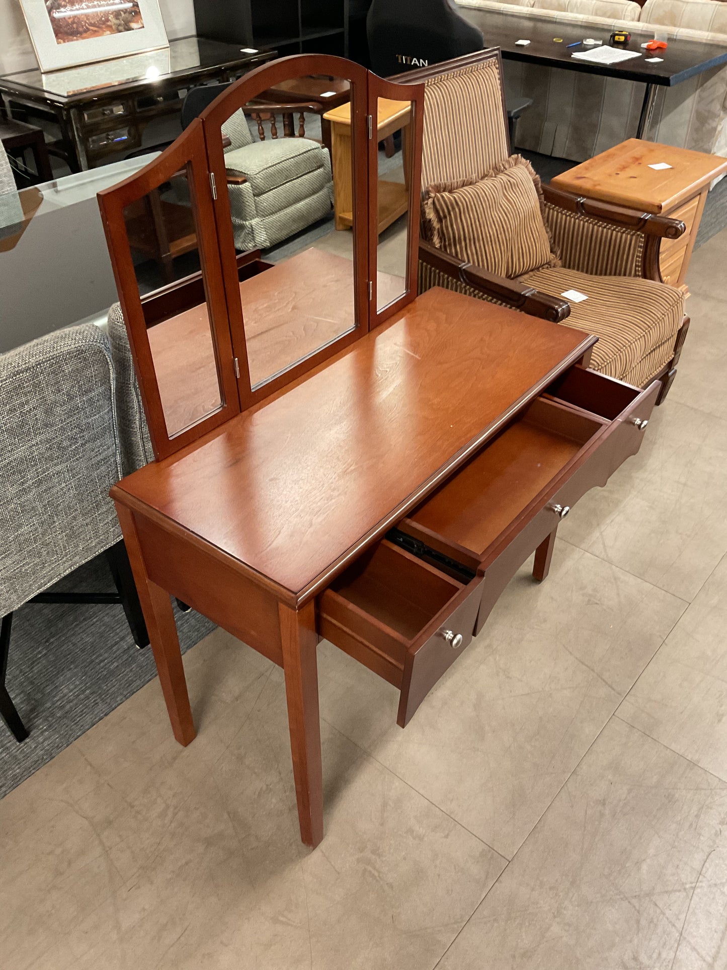 Cami Vanity