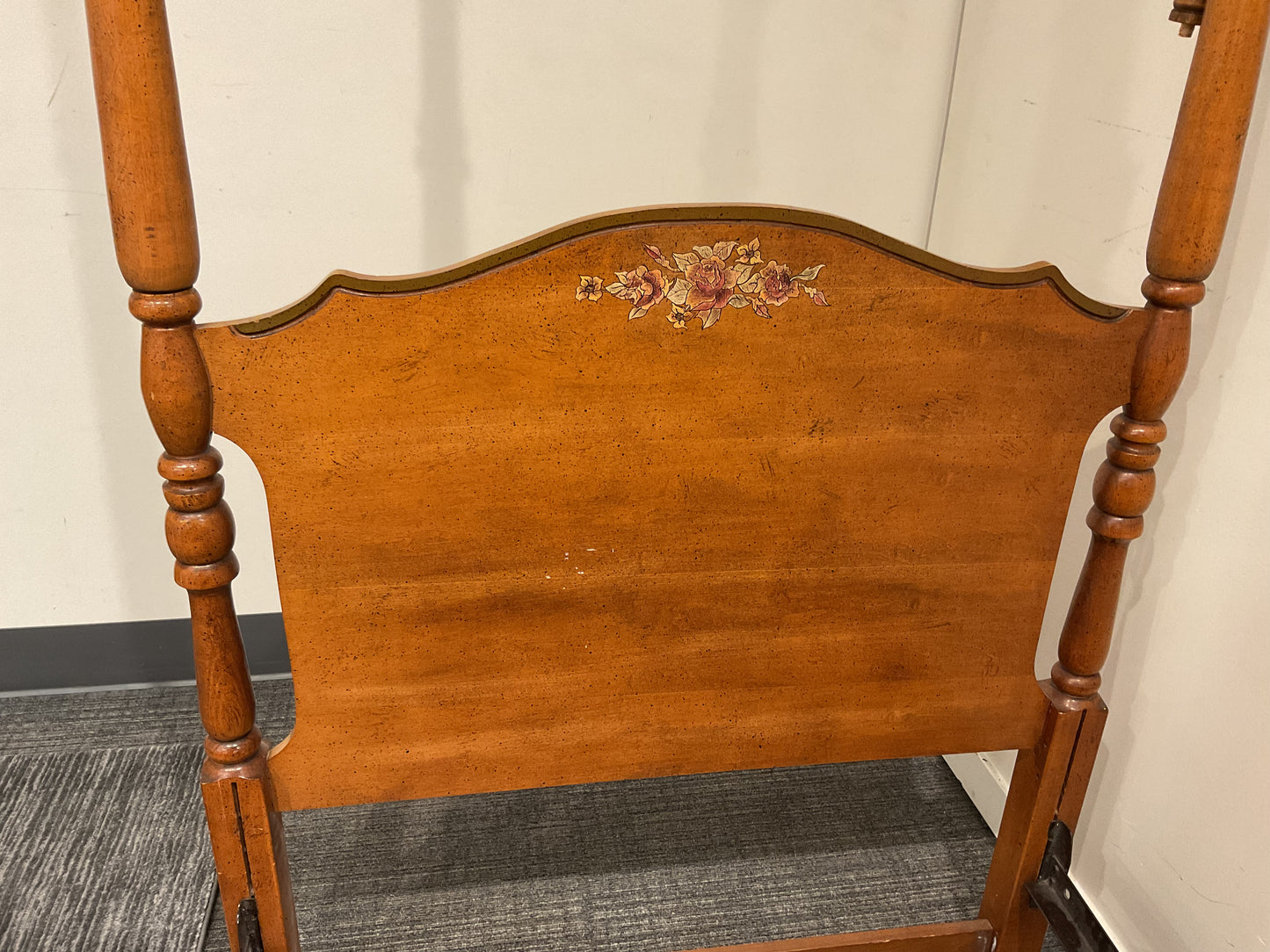 Post Up Twin Bed (B036)