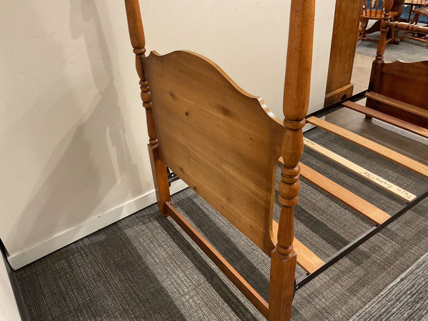 Post Up Twin Bed (B036)
