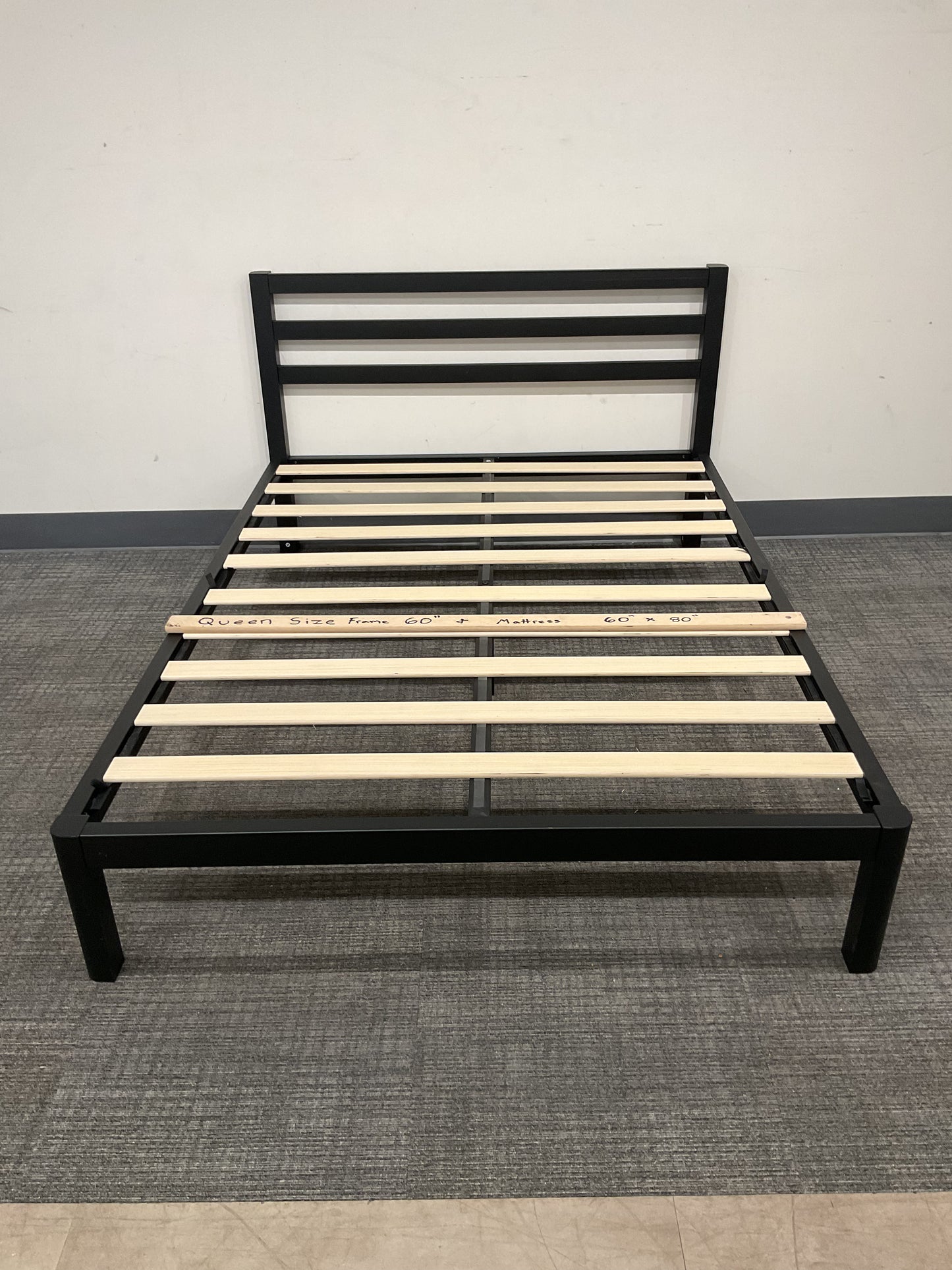 Sleepy Time Queen Bed (B018)