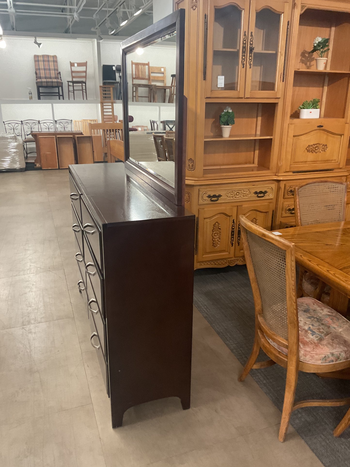 Lotta Drawers Dresser W/Mirror