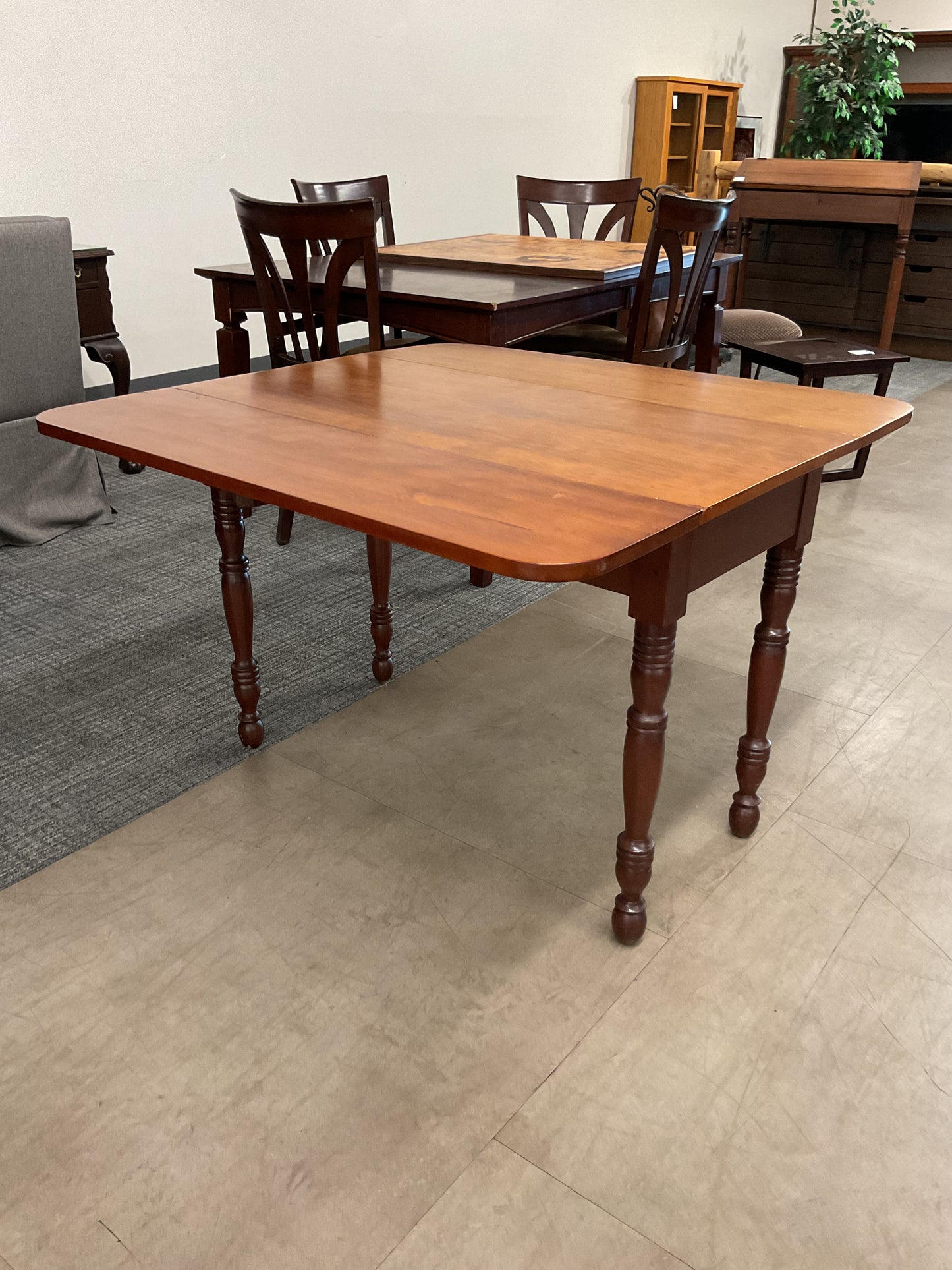 The Space Drop Top Table