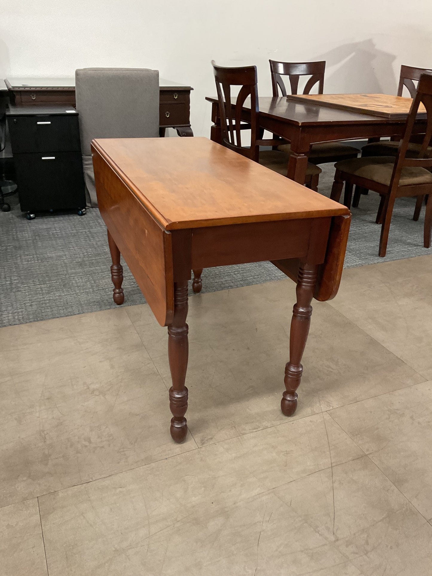 The Space Drop Top Table