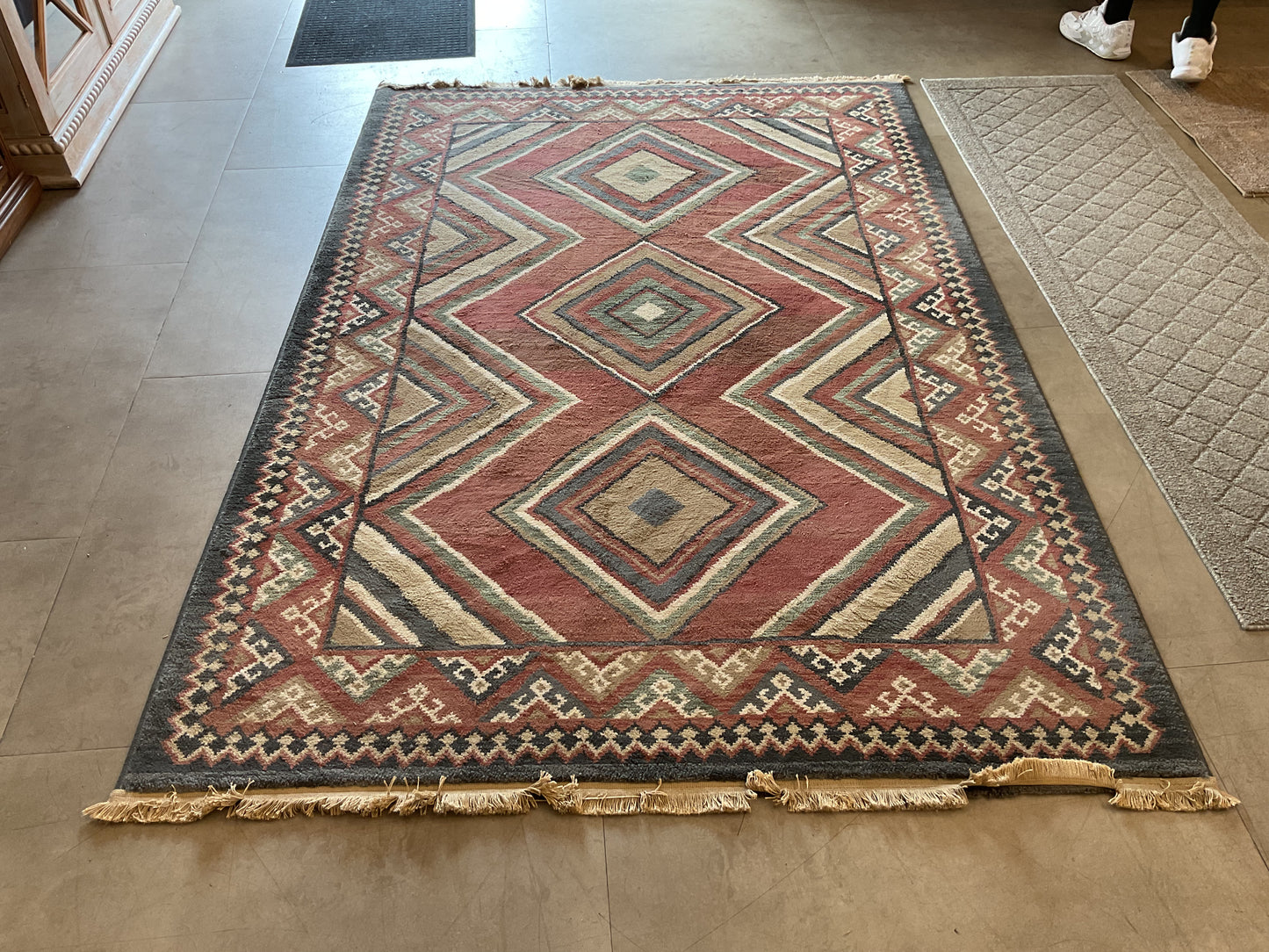 Side Square Rug (R012)