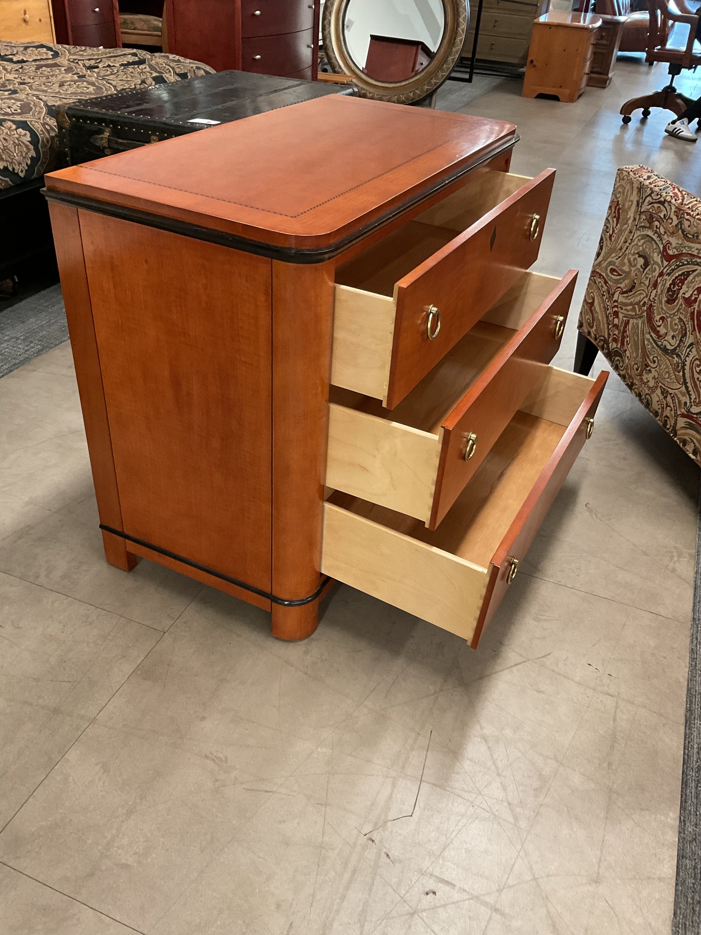 Black Diamond Dresser ￼