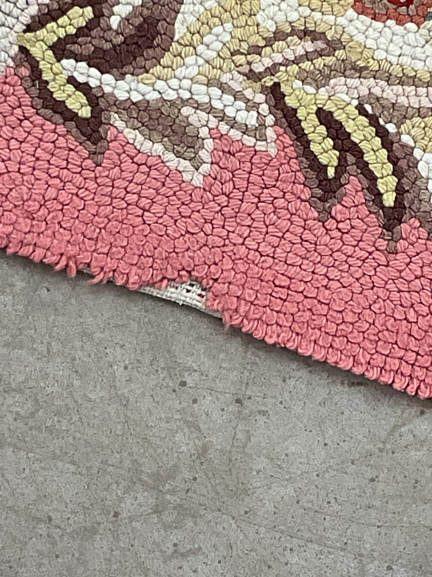 Pinky Rug (R016)