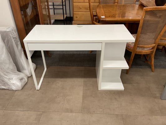 Side Storage Desk