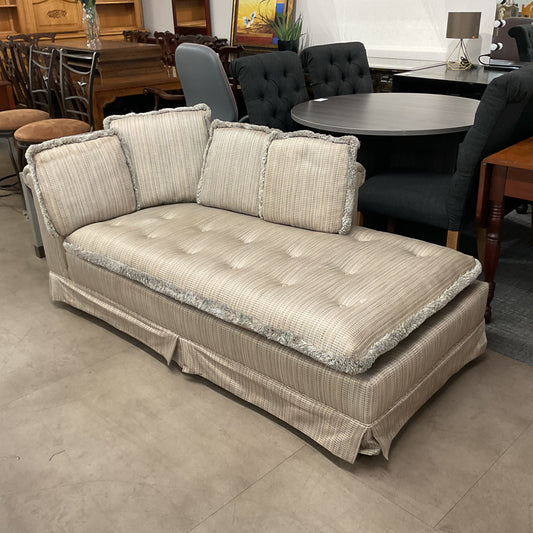 Chaise Me, Vintage!