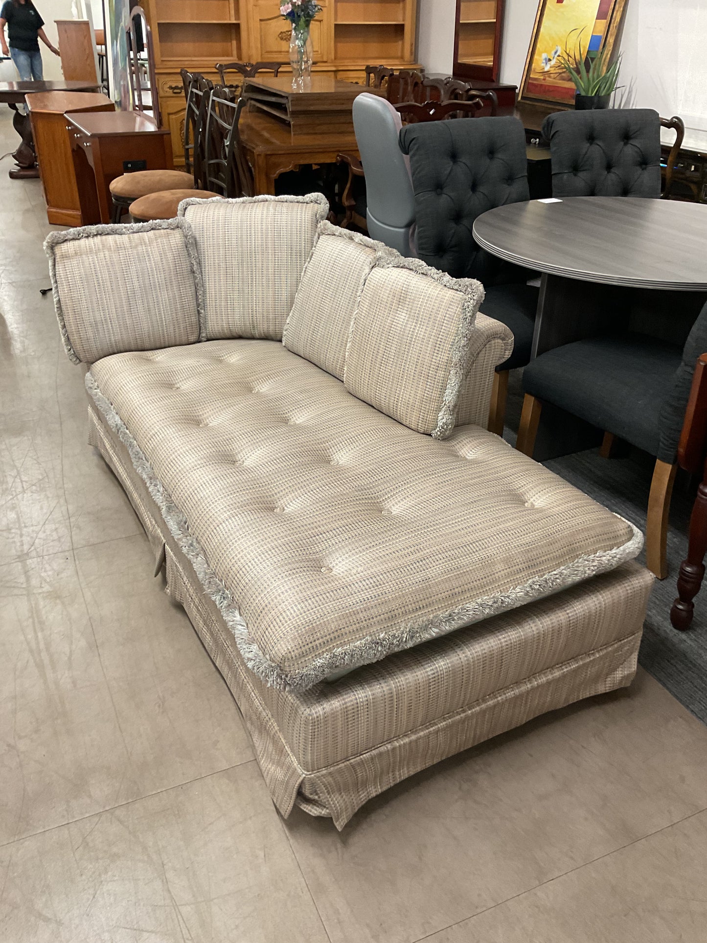 Chaise Me, Vintage!