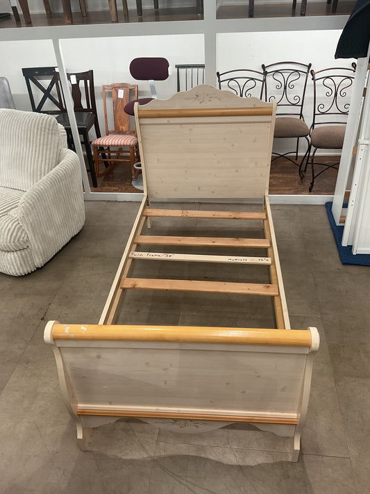 Babygirl Twin Bed (B045)